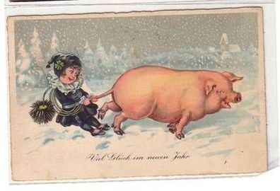 52784 Neujahrs Ak Kind Schornsteinfeger zieht Schwein am Schwanz 1930
