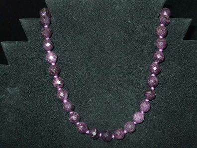 Sugilith 8 mm Perlenkette (Rarität) -Schmuck-Edelsteine-Heilsteine-Mineralien