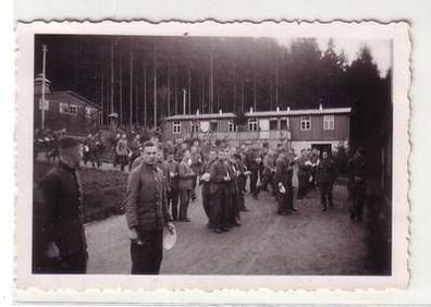 51763 Foto Soldaten antreten zum Mittagessen 2. Weltkrieg