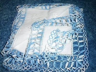 Taschentuch mit schöner breiter Häkelspitze-blau/ weiß-Handarbeit