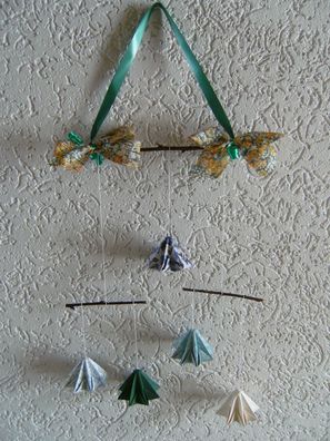 Mobile Origami Blüte, Dekoration, 65 cm lang, Handarbeit, Wandbehang, Fensterbild