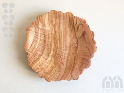 Teller gewellt Ø 22 cm, Servierteller, Holz Teller, aus Olivenholz in Handarbeit