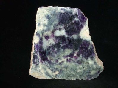 Sugilith in Muttergestein ( Südafrika ) Anschliff -Mineralien Heilsteine Anschliffe-