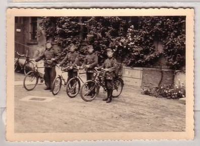 41860 Foto 4 Soldaten auf Fahrradpatrouille 2. Weltkrieg