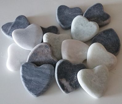 27 Steinherzen Steine in Herzform marmoriert 4cm