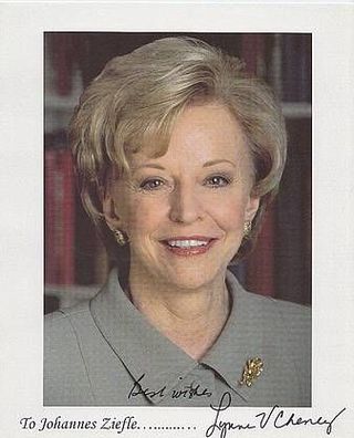 Lynne Cheney Autogrammkarte Original Signiert + G 4767