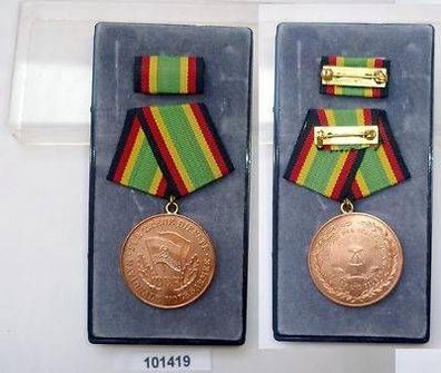 DDR Orden NVA für treue Dienste in Bronze im Originaletui