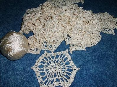 nicht beendete Handarbeit-viele kleine Teile mit passend Garn-für Decke