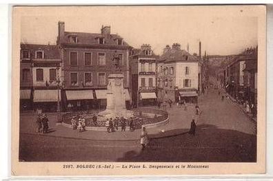 55341 Ak Bolbec (S.-Inf.) la Place L. Desgenetais et le Monument um 1920