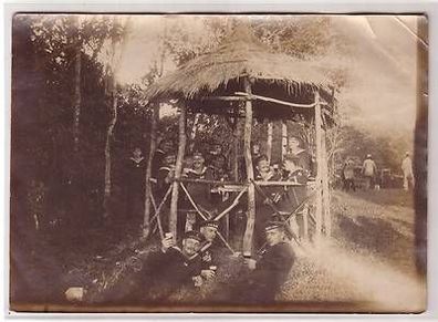 54892 Foto Matrosen der S.M.S. König Albert beim Gartenfest in Chile um 1910