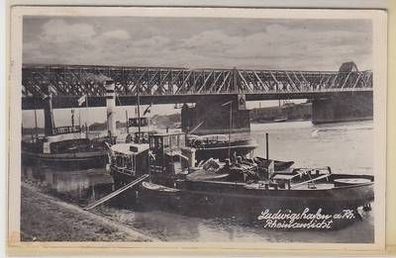 54701 Foto Ak Ludwigshafen am Rhein Rheinansicht mit Dampfern 1940