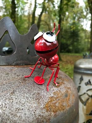 Ameise rot mit Magnet aus Metall 7cm Deko Hingucker