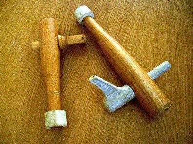 2 Zapfhähne aus Holz
