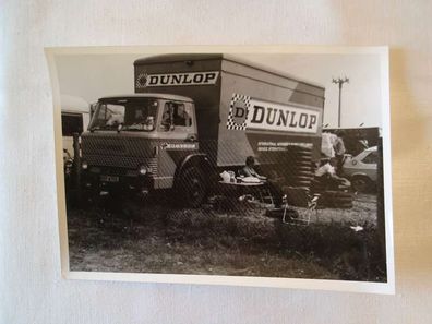 altes Foto Rennsport Dunlop, 70er Jahre