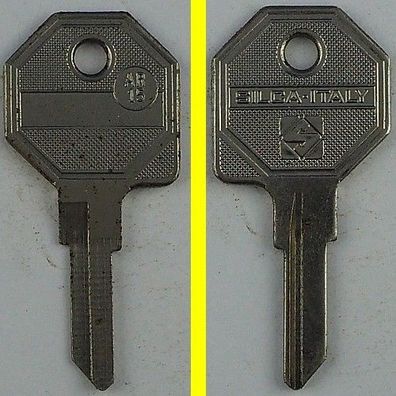 Silca AR15 - KFZ Schlüsselrohling mit Lagerspuren !