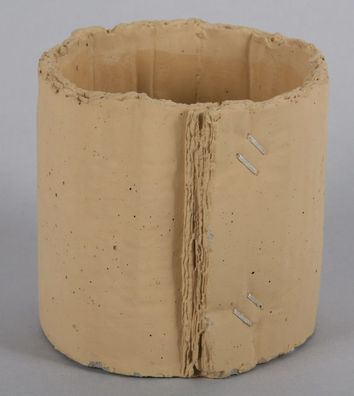 Pflanztopf im Kartonlook aus Beton - 16,5x19 cm