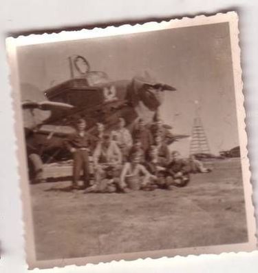 00923 Original Foto Flugzeug mit Staffelabzeichen in Witebsk um 1942