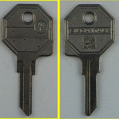 Silca AR13 - KFZ Schlüsselrohling mit Lagerspuren !