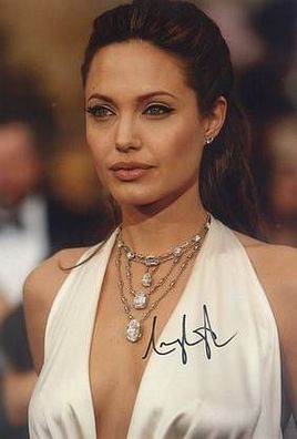 Original Autogramm Angelina JOLIE auf Großfoto