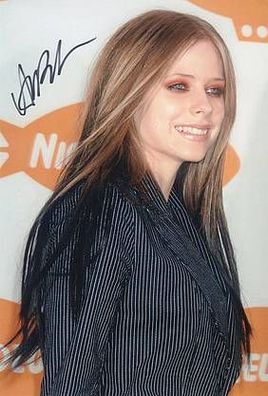 Original Autogramm AVRIL Lavigne auf Großfoto