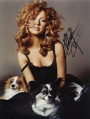 SEXY Original Autogramm Christina Aguilera auf Großfoto