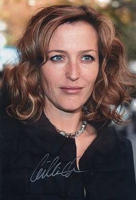 Original Autogramm Gillian Anderson auf Großfoto