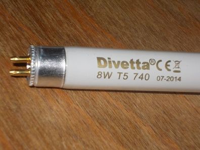Divetta CE 8w T5 740 07-2014 Cool White 4000K 500Lm 12000h G5 T5 16 17 mm 30 30,2 cm