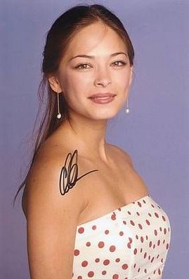 Original Autogramm Kristin KREUK auf Großfoto