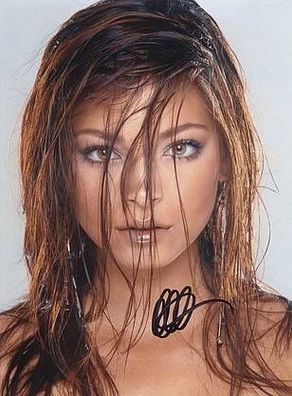 Original Autogramm Kristin KREUK auf Großfoto