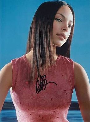 Original Autogramm Kristin KREUK auf Großfoto