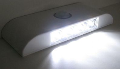 LED Schrank & Unterbauleuchte mit 4 Power LEDs und Bewegungsmelder / PIR Sensor