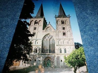 3957 / Ansichtskarte- Xanten-- Dom Westfront