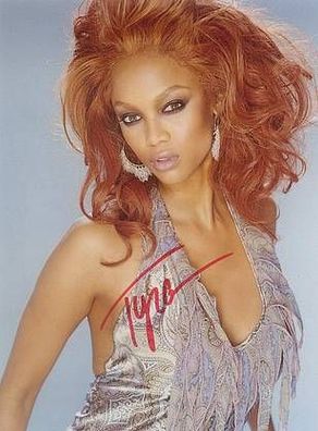 Original Autogramm TYRA BANKS auf Großfoto