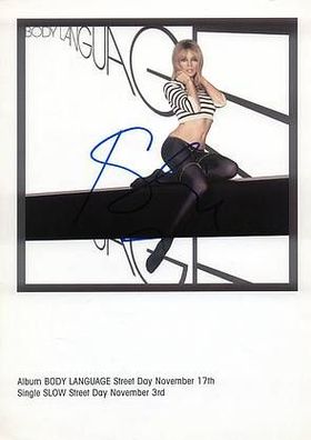 Original Autogramm KYLIE Minogue auf Großfoto