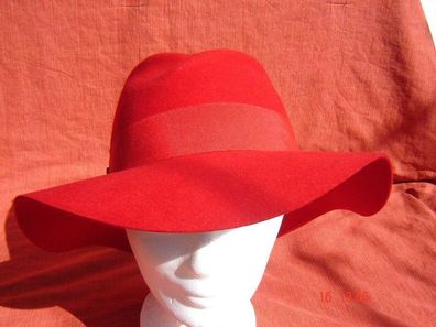 Damenhut topaktuelle Form weiter Schlapphut Wollfilz in Farbe rot