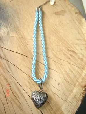 Kordelkette hübsche Dirndlkette Halskette hellblau mit Herz und Edelweiß Z p