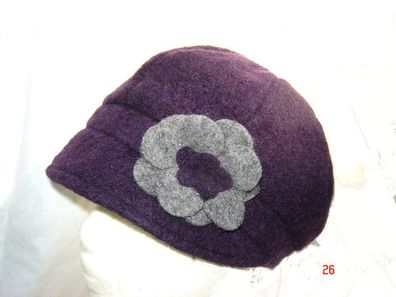 Walkmütze Schirmmütze lila mit grau Blüte Wolle warme Wintermütze Ballonmütze N W3