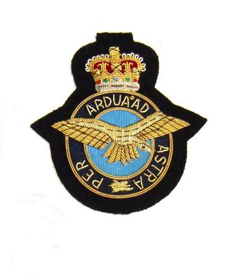 Patch Aufnäher auf Filz Bouillonstickerei "Ardua ad per Astra" Royal Air Force