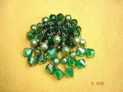 edle Brosche wunderschön gearbeitet mit vielen Perlen in Farbe grün p
