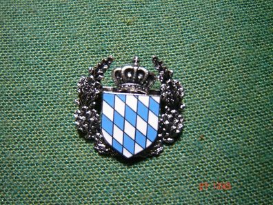 Anstecknadel Bayern Wappen emaill weißblau Raute mit Krone im Lorbeerkranz