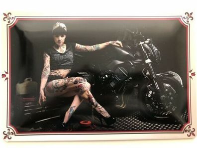 Blechschild 30 X 20 cm Tattoo Girl mit Motorrad