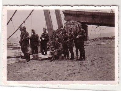 51418 Original Foto Deutsche Soldaten zerstörte Donaubrücke bei Belgrad 1941