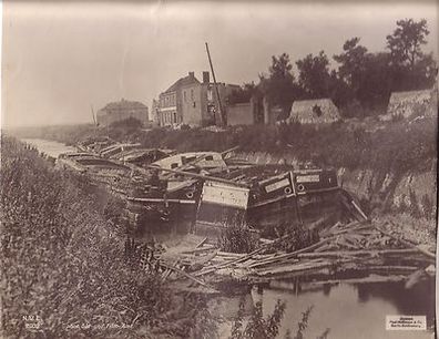 106526 großes Original Propaganda Foto "Wracks im La Bassee Kanal" 1. Weltkrieg