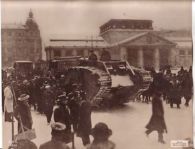 106461 großes Original Propaganda Foto "erbeuteter englischer Tank" 1. Weltkrieg
