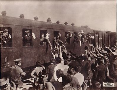 106538 großes Original Propaganda Foto "Zug zur Front" 1. Weltkrieg