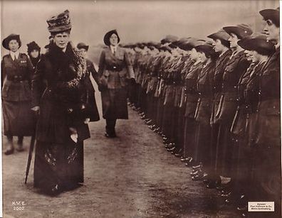 106597 großes Original Propaganda Foto "Königin von England" 1. Weltkrieg