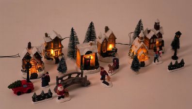 Christmas Village - Weihnachtsdorf 25-teilig - mit LED Beleuchtung