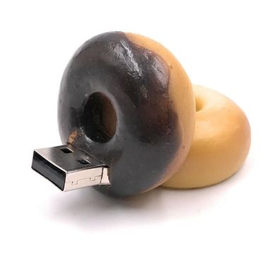 Donut Krapfen Gebäck mit Schokolade Funny USB Stick div Kapazitäten