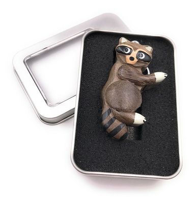 Schlüsselanhänger Holz Waschbär Kleinbär Bär Stinktier Skunk in Geschenkbox