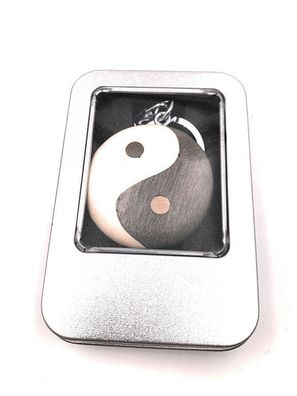 Schlüsselanhänger Holz Ying Yang Gleichgewicht Yoga Symbol in Geschenkbox